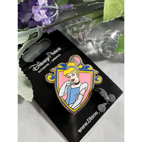 Disney Cinderella Trading Pin Princess Crest Shield Lapel Pin Brooch Jewelry - Picture 2 of 8